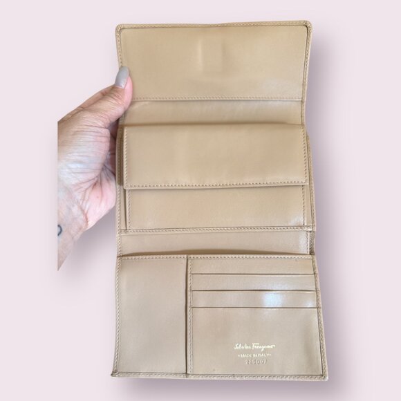 Authentic Salvatore Ferragamo Gancini Leather Wallet | Tan/Nude - Picture 5 of 7